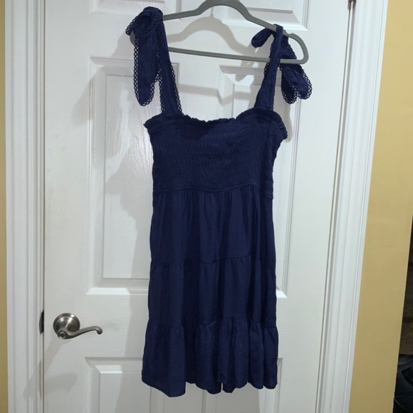Makk blue smocked tiered sundress Sz L tie shoulder straps lace trim New - Picture 4 of 5